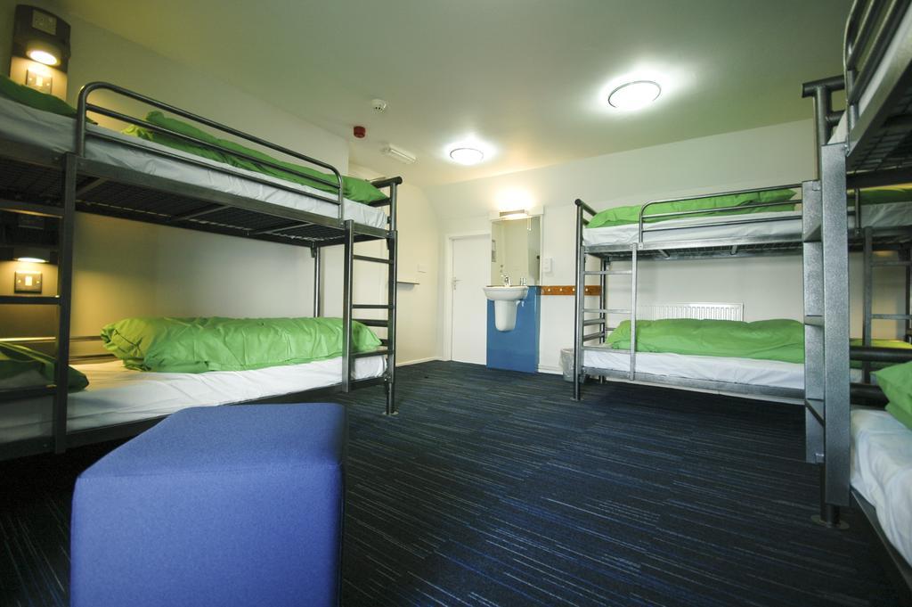 Yha Poppit Sands Cardigan Room photo