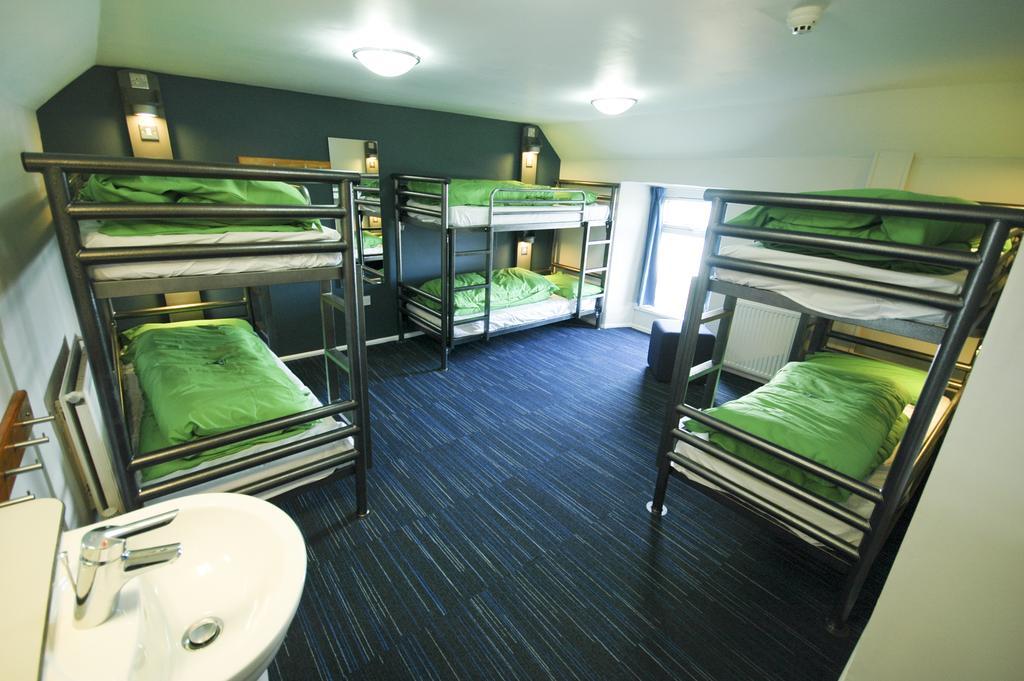Yha Poppit Sands Cardigan Room photo