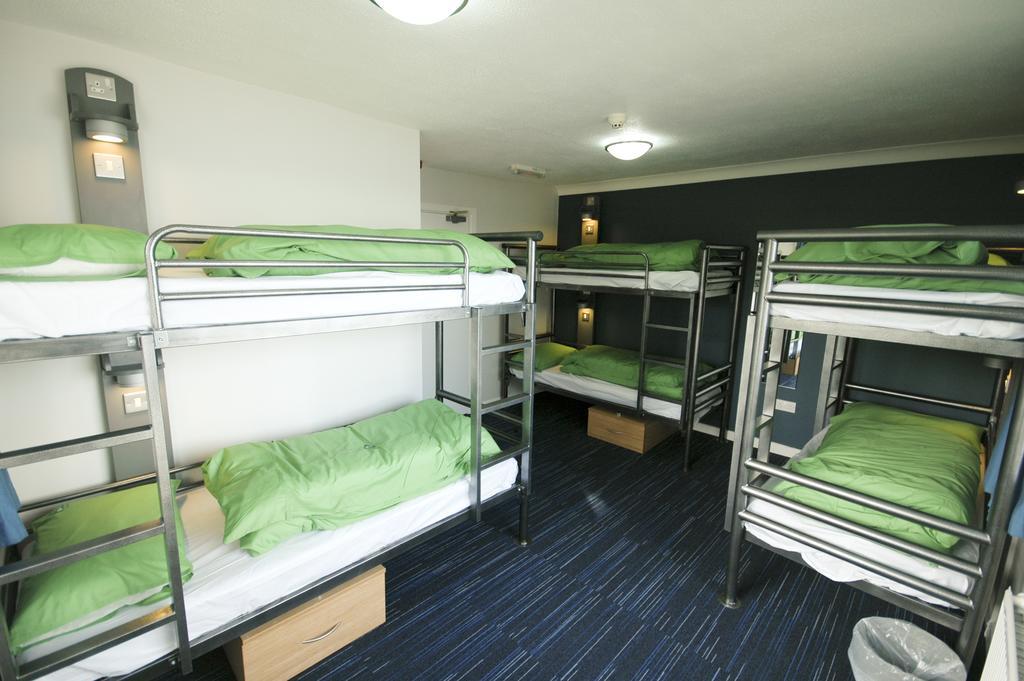 Yha Poppit Sands Cardigan Room photo