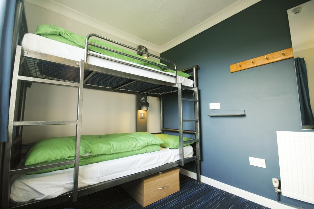 Yha Poppit Sands Cardigan Room photo